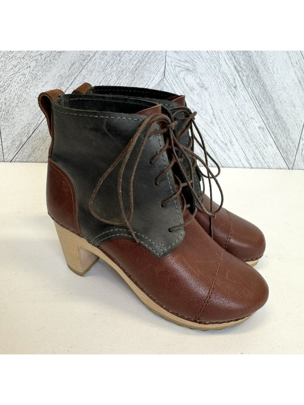 BRYR Clogs Phoebe Brown Grey Leather Lace Up Clog Boots Booties EU 35 US 5
